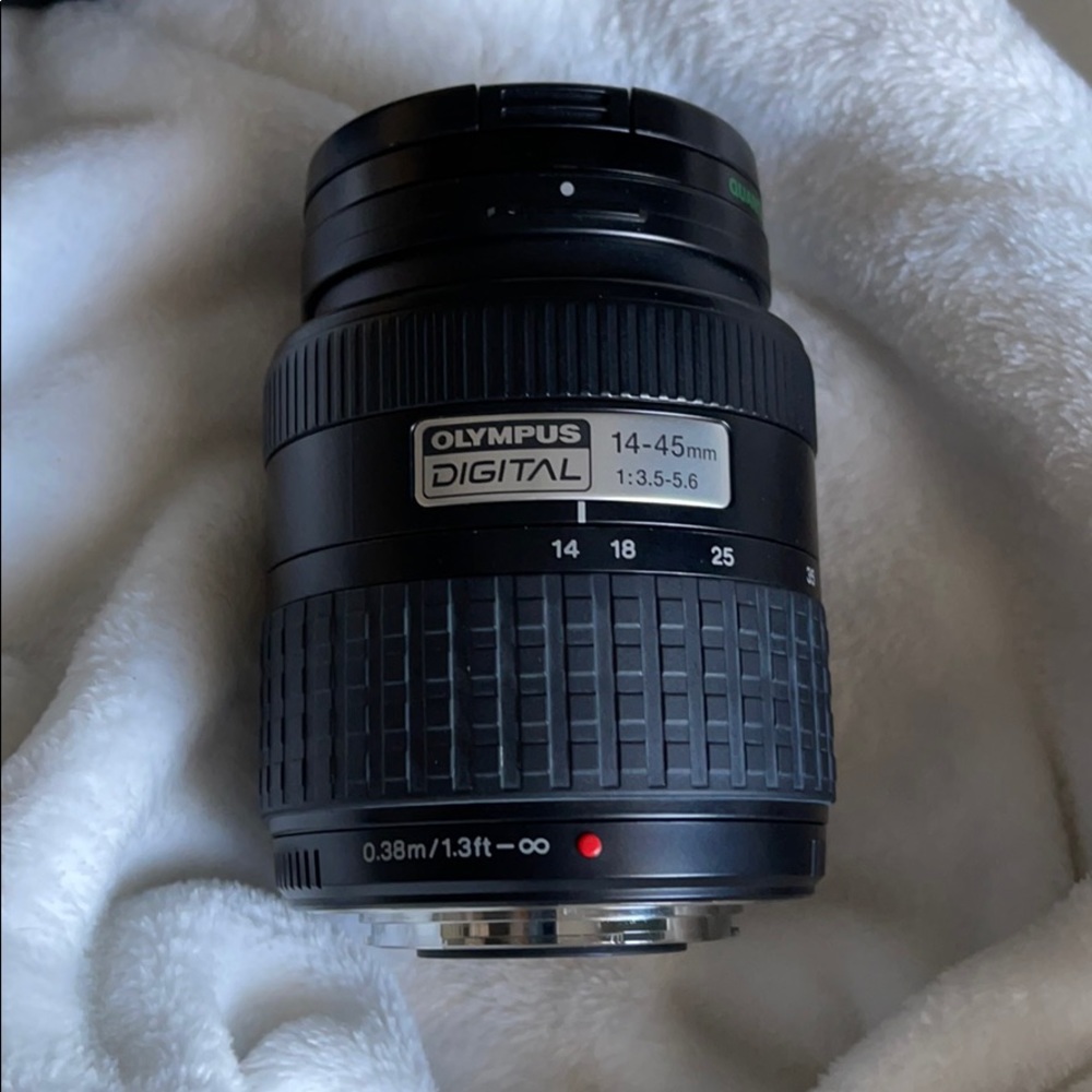 Olympus digital 14-45mm lens